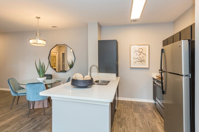 Photo - Peaks at Woodmen