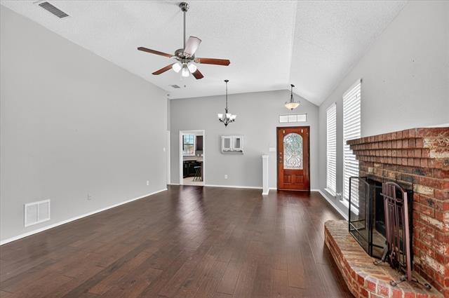 Photo - 505 Picketts Dr