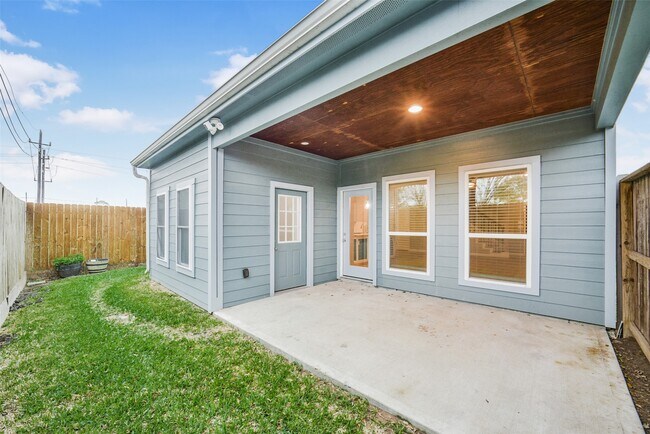 Photo - 10242 Bridgeland Ln