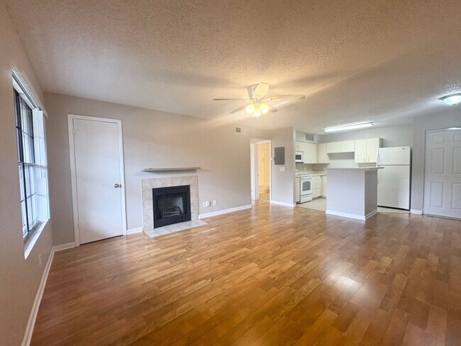Photo - 1/1 Condo in Gated Lakefront Community of Altamonte Springs! Unit 201