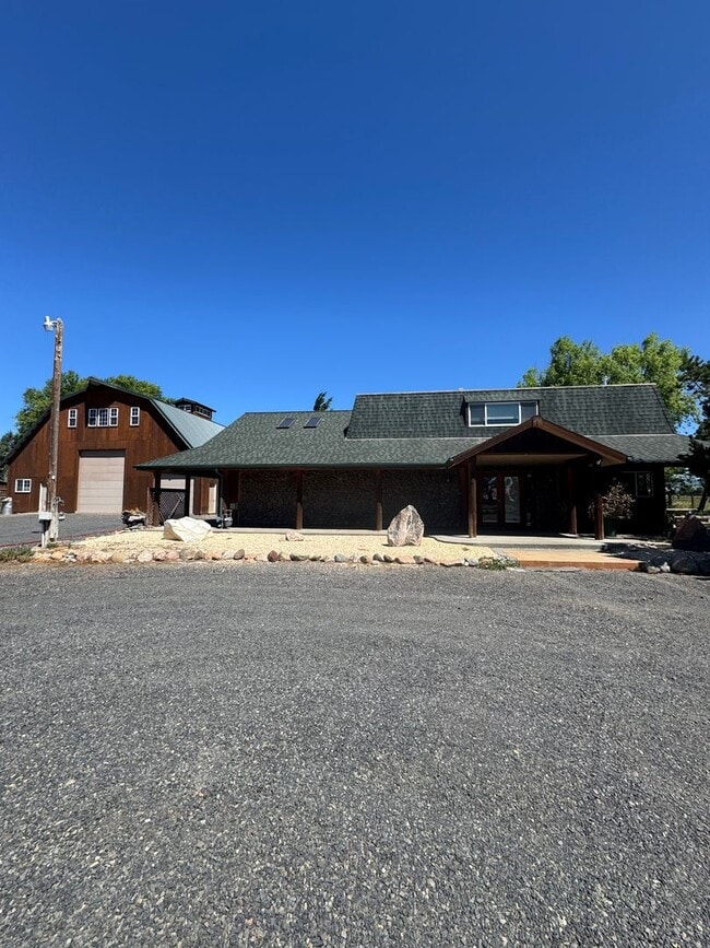 Idyllic 3bd, 2ba Retreat with Loft on 2+ A... - Idyllic 3bd, 2ba Retreat with Loft on 2+ A...