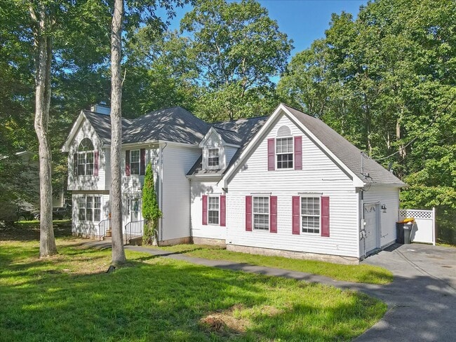 Photo - 198 White Pine Trl