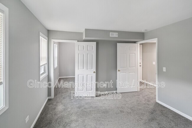 Photo - 621 Oneida St