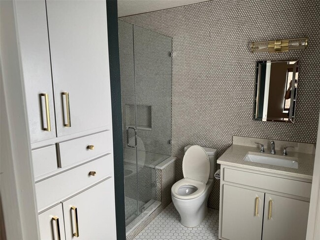 Photo - 1208 E 13th St