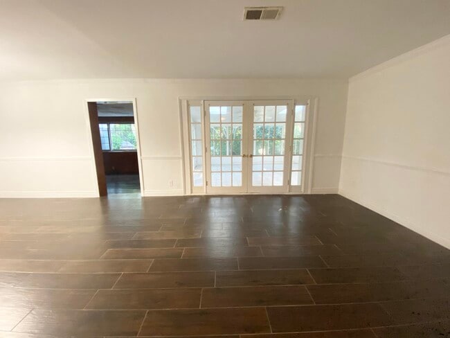 Photo - 23 Waynel Cir SE