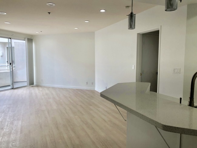 Building Photo - 10601 Wilshire Blvd Unit #603 Rental