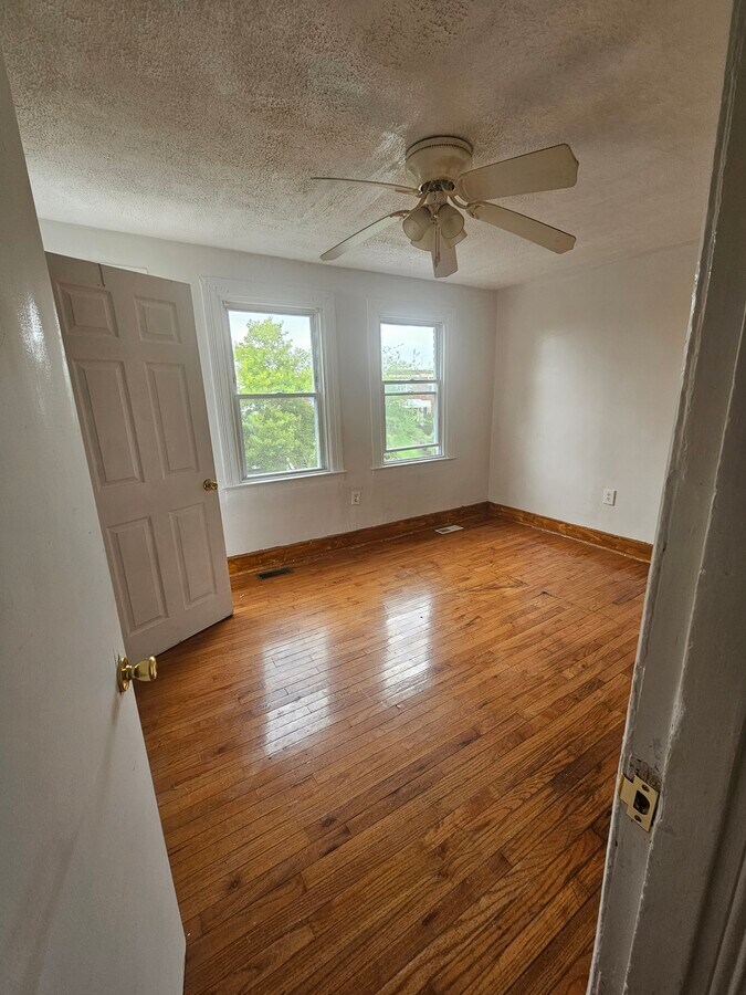 Photo - 731 Fairmont St NW