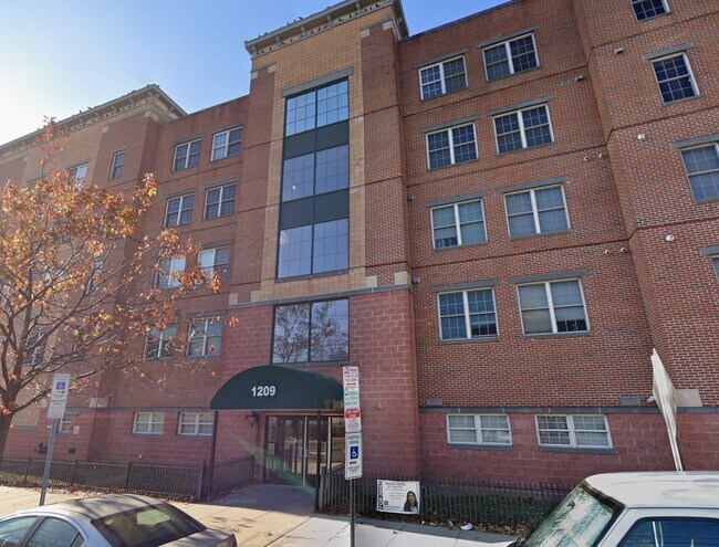 Photo - 1209 Summit Ave Unit Apt 409