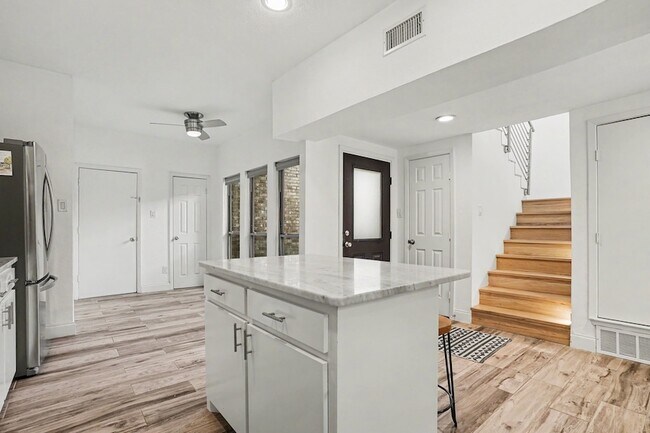 12368 Montego Plaza