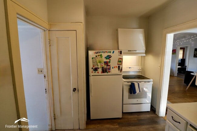 Photo - Spacious 5 Bedroom Home Located Near Campus