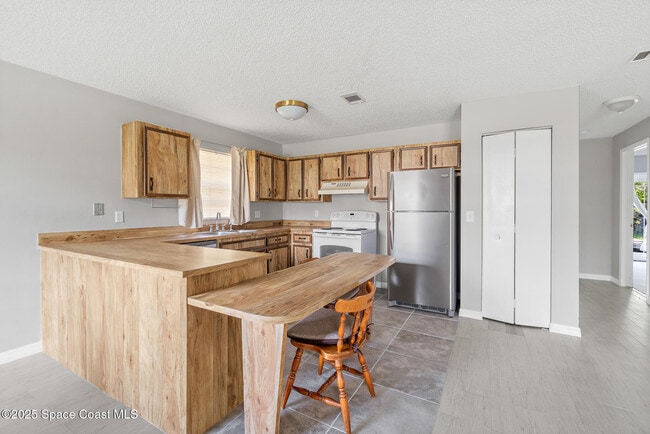 Photo - 1712 Stewart Pl