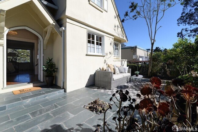 65 Castenada Ave