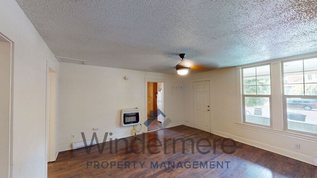 Photo - 114 N Touchet St Unit #1