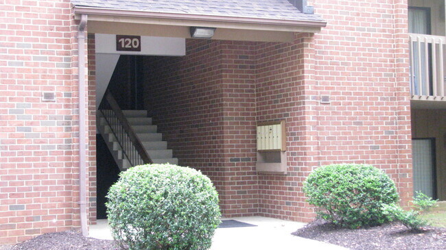 Building Photo - 2 Bedroom Condo in Turtle Creek | Pool | T...