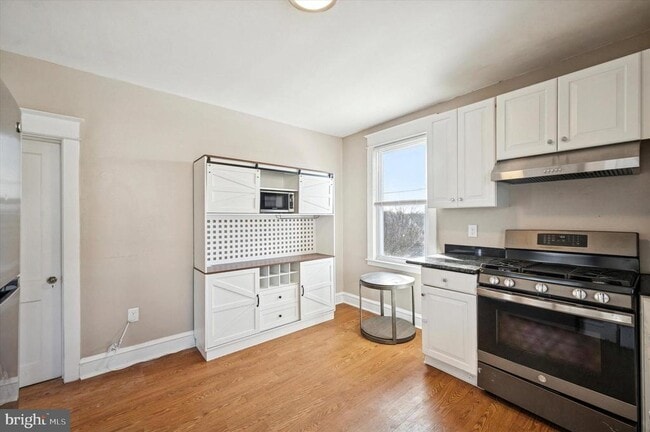 Photo - 272 Burmont Rd