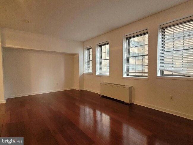 Photo - 219 S 18th St Unidad 503