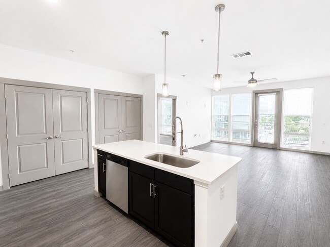 Photo - 1111 N Durham Dr Unit 620