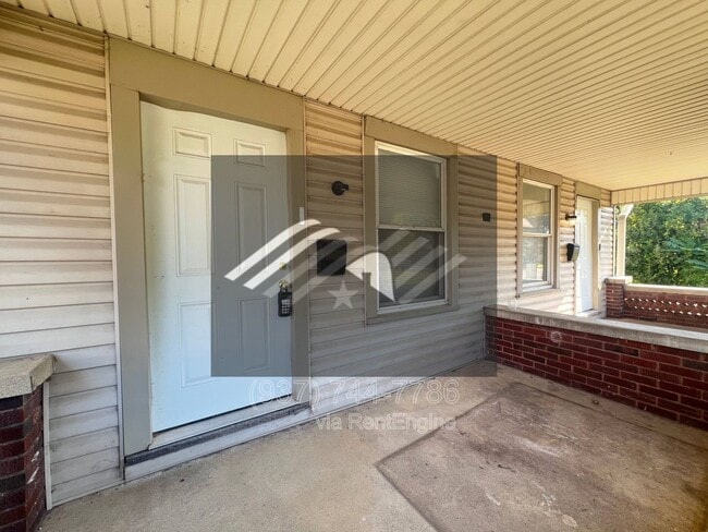 Photo - 1023 Clover St