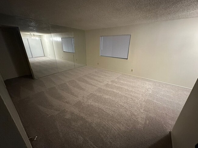 Photo - Beautiful 1 Bedroom 1 Bath!!! Unit Ready for MOVE IN!!! Unidad 324