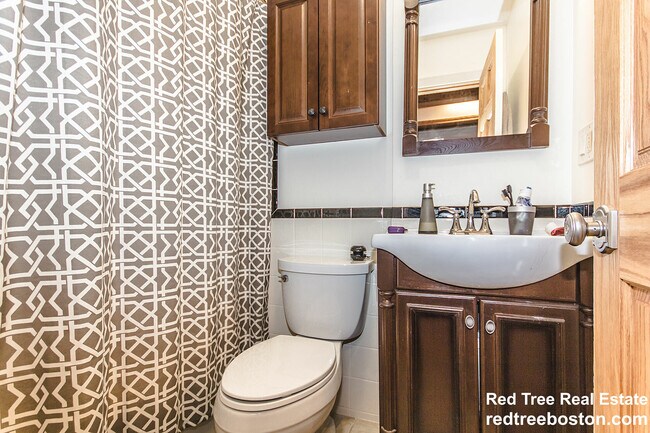 Photo - 16 S Russell St Unit 2