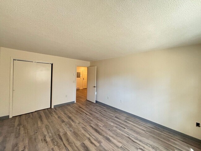 Photo - 185 Loudon Rd Unit 6