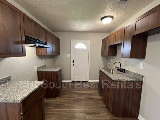 Photo - 1795 Tampa Cove