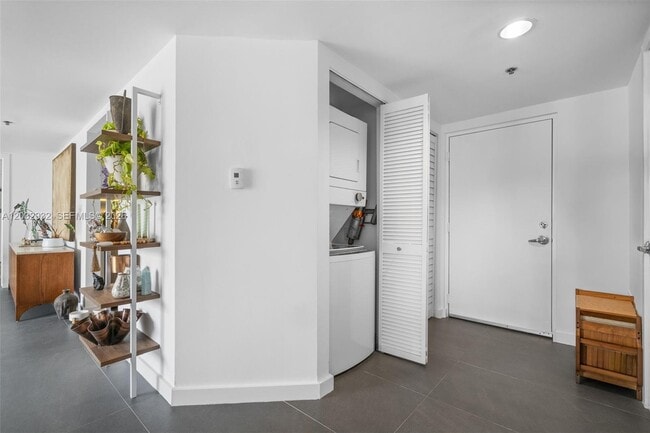 227 Michigan Ave Unit 304