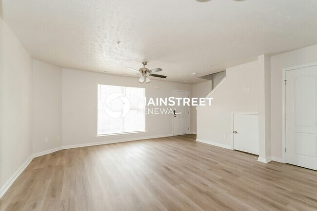 Photo - 3 Bedroom Pet-Friendly Home in La Vergne, TN with Main Street Renewal