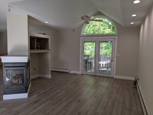 Photo - 21 Meetinghouse Rd