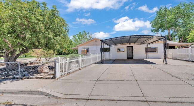 Photo - 9402 Claremont Ave NE Unit B