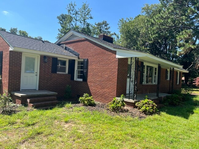Building Photo - 202 Silver Bluff Rd Rental