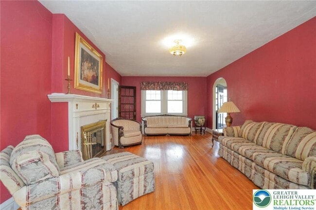 Building Photo - 1823 Howard Ave Rental