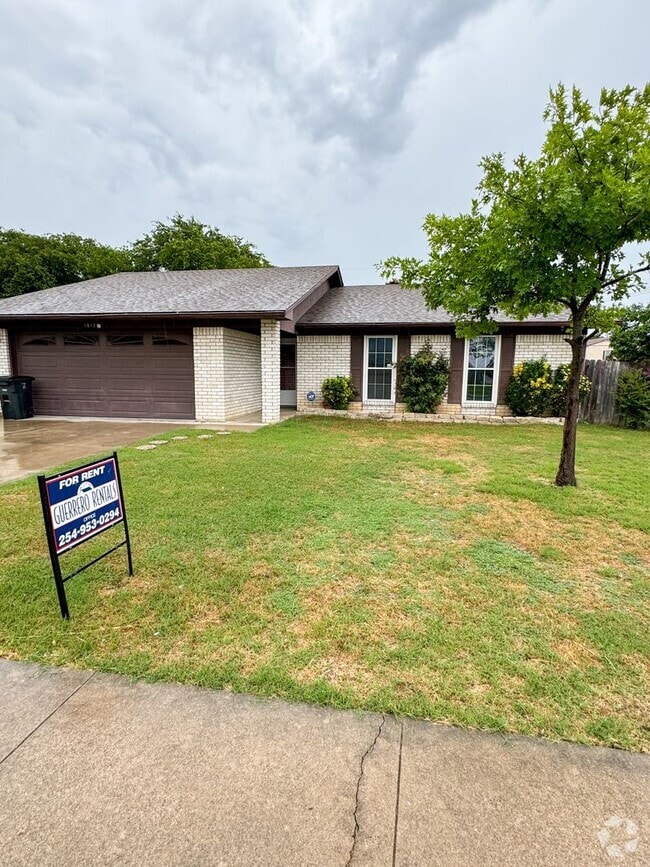 Building Photo - Adorable home on Corner Lot