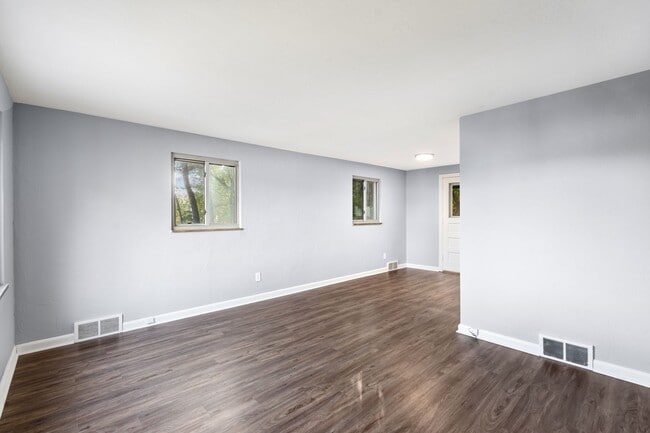 Photo - 448 Jacobson Dr