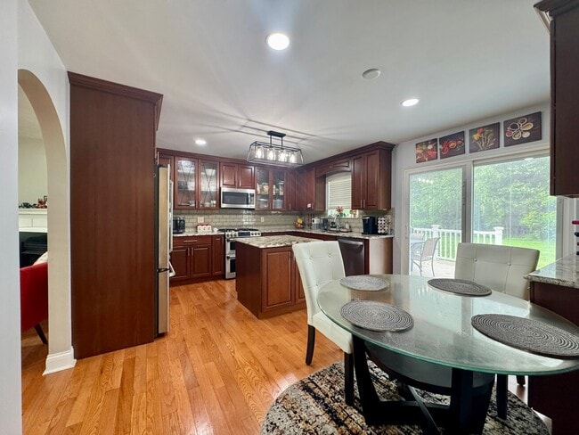 Photo - 233 Grace Manor Dr