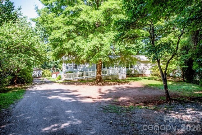 Photo - 447 Kemp Rd