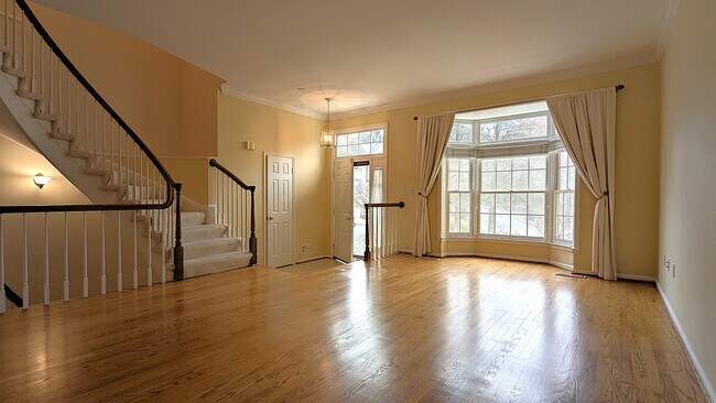 Photo - 1379 Heritage Oak Way