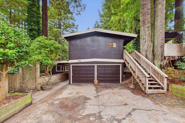 Building Photo - 2910 Greenbriar Ln Unit A