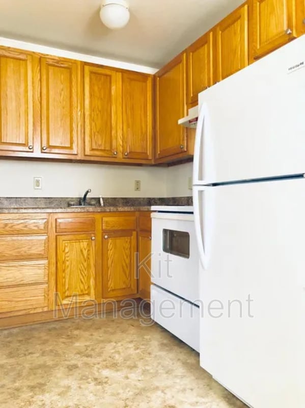 Building Photo - 700 Spencer St