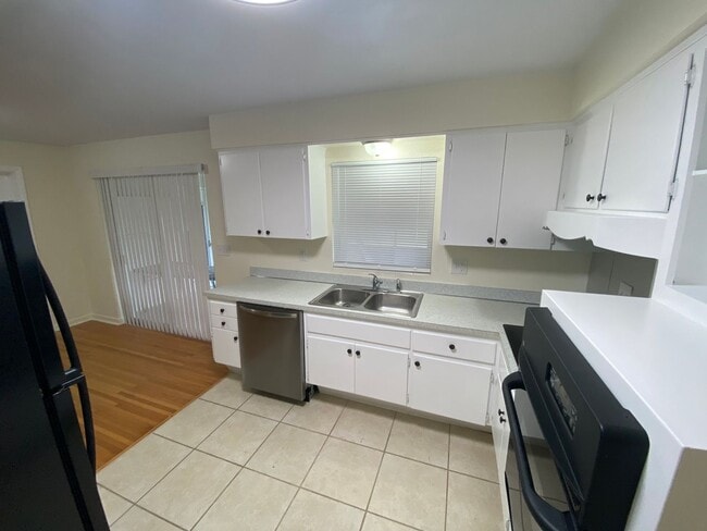 Photo - 2/2 in Orange City