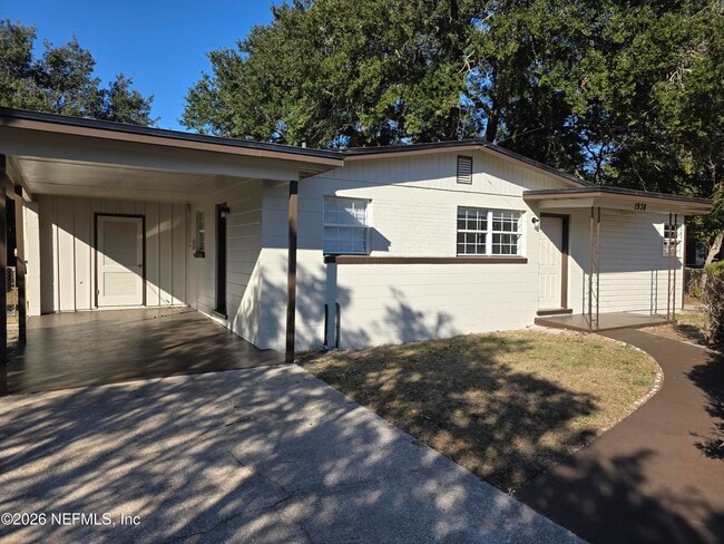 Building Photo - 1938 Leon Rd