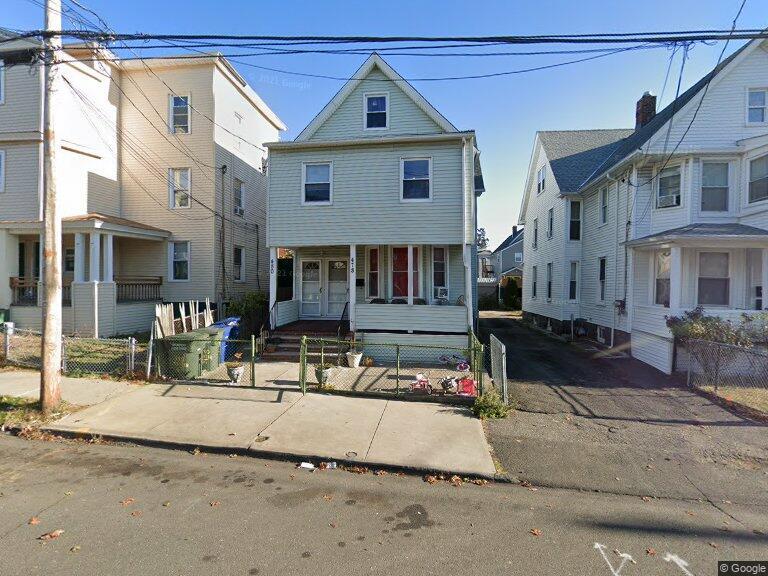 Photo - 478-480 Center St