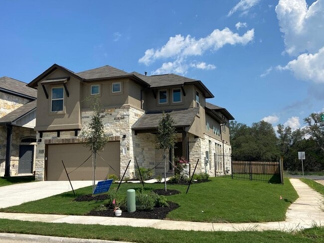 Photo - 300 Staunton Dr