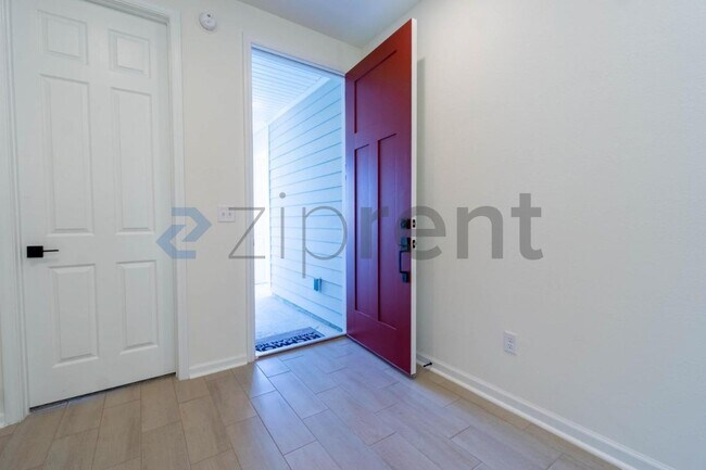 Photo - 5823 Tomahawk Lake Dr