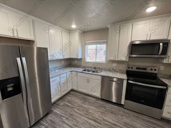 Photo - New Spacious 2 bedroom 2 bath Duplex.