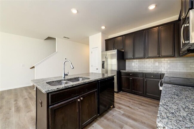 4950 Elm Brook Dr