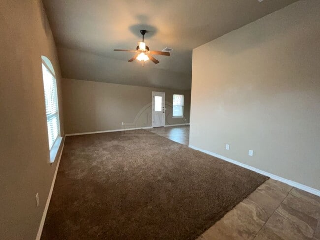 Photo - 203 Sladecek Dr