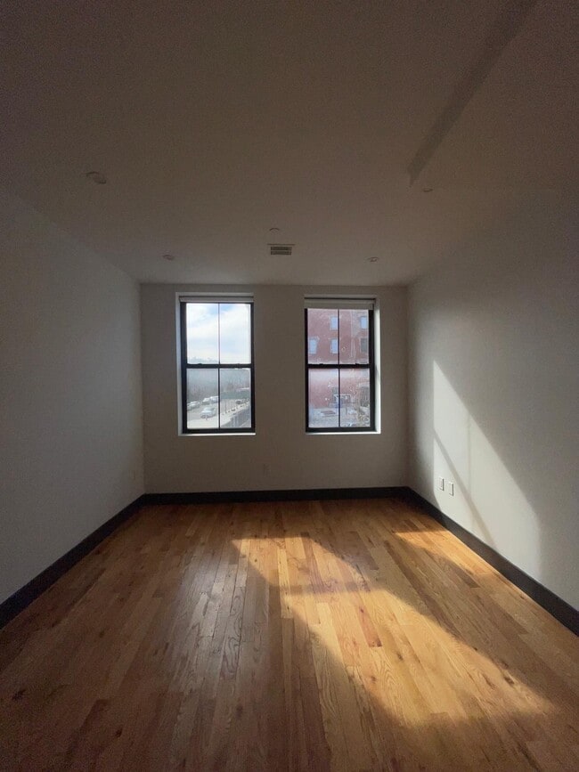 Photo - 568-572 Communipaw Ave