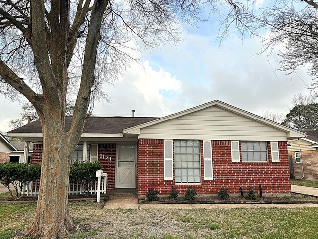 Building Photo - 1121 Alice St