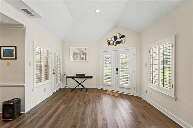 Photo - 9420 Blue Jay Way